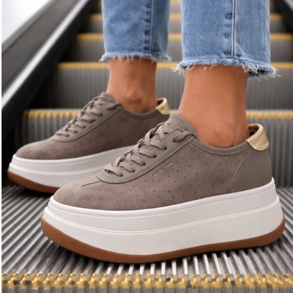 Michael Kors Shoes - New Michael Kors Hayes Leather Platform Sneaker Women's Size 9